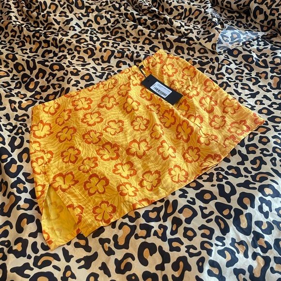 MOTEL X BARBARA Shema Mini Skirt in Hibiscus Zebra Orange - Picture 3 of 6